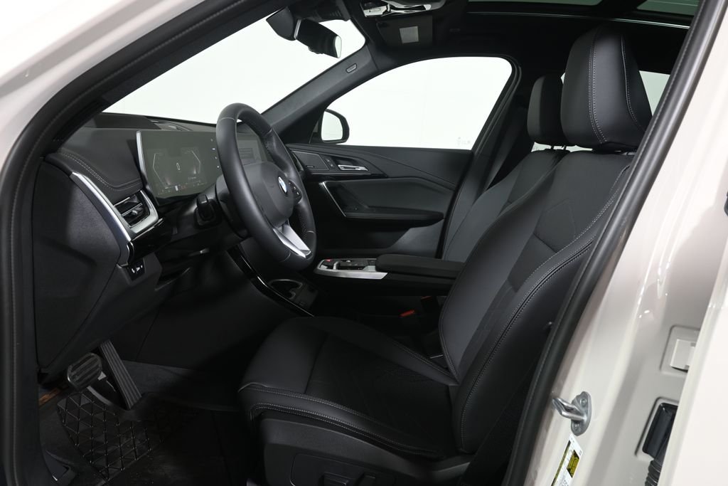 New 2026 Gray Metallic BMW xDrive28i image 3