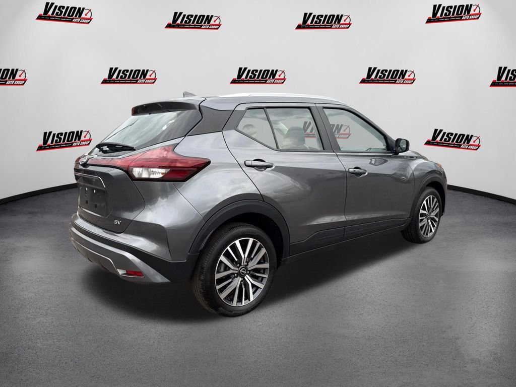 Used 2024 Gray Nissan SV image 5