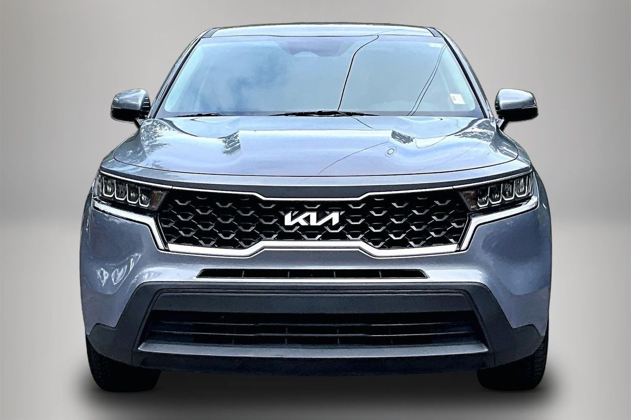 Used 2022 Silver Kia LX image 3