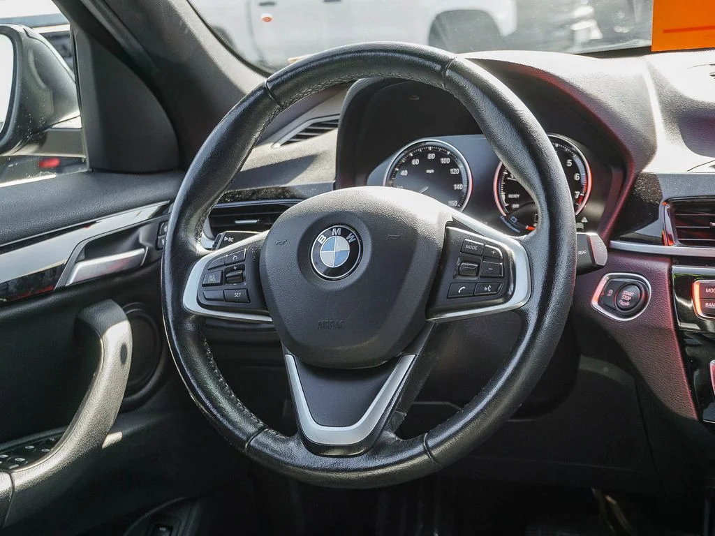 Used 2019 Black BMW xDrive28i image 16