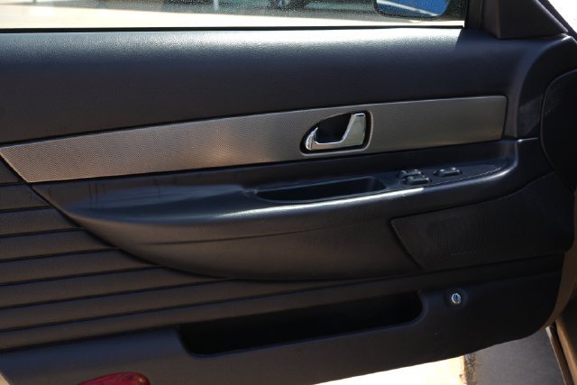 Used 2005 Gold Ford Base image 14
