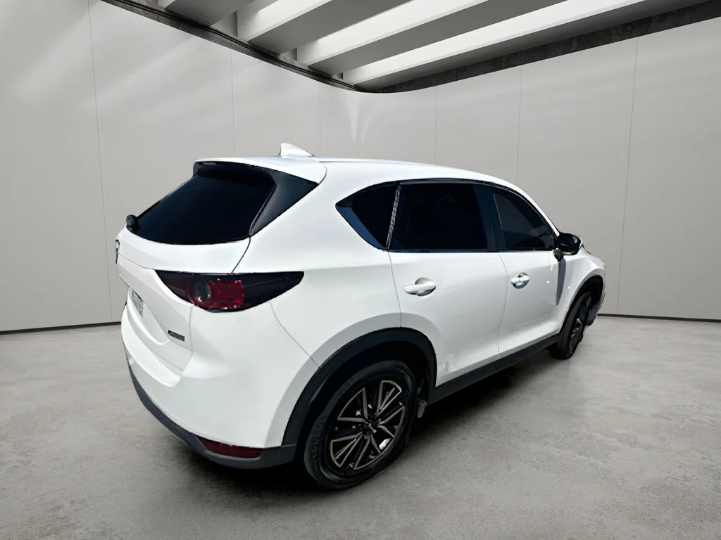Used 2018 Snowflake White Pearl Mica Mazda Touring image 4