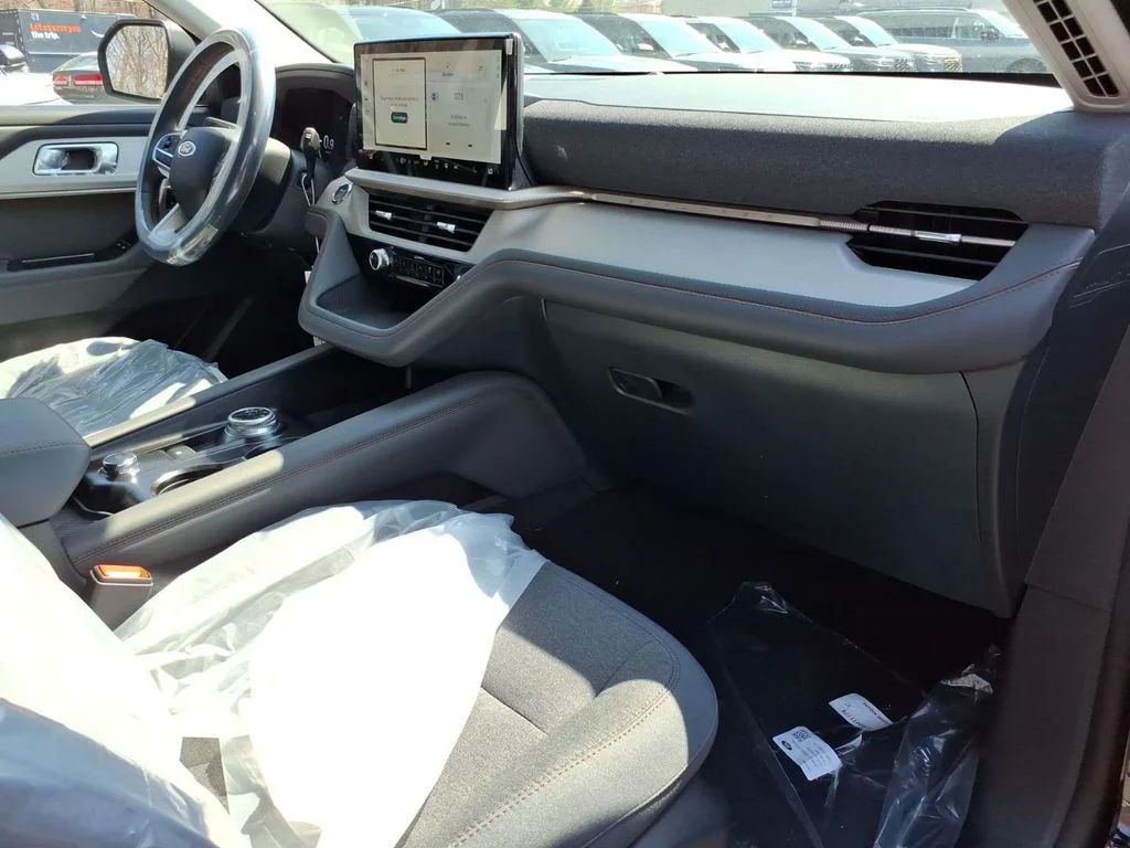 New 2026 Agate Black Metallic Ford Active image 9