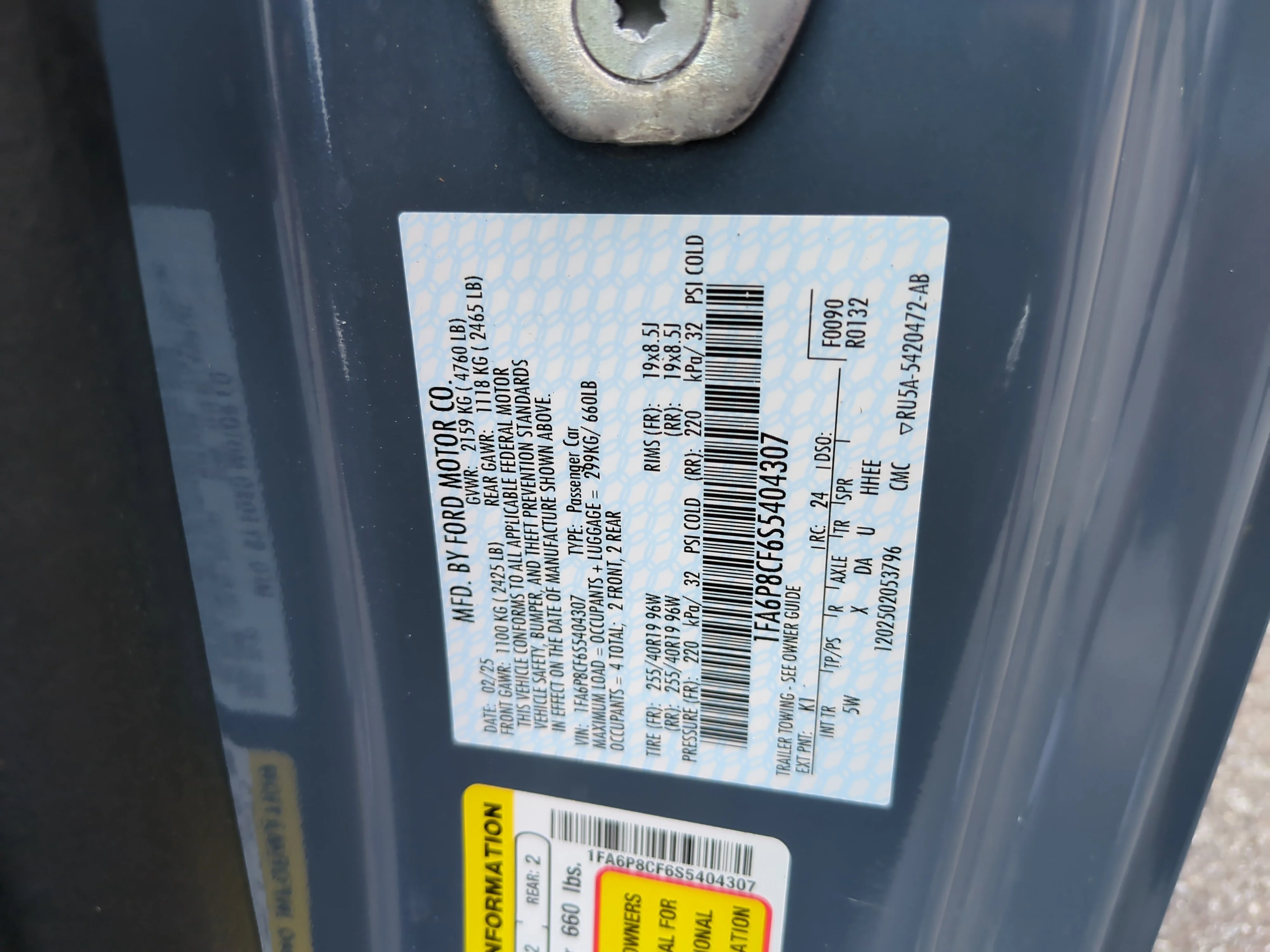 Used 2025 Vapor Blue Metallic Ford GT Premium image 38