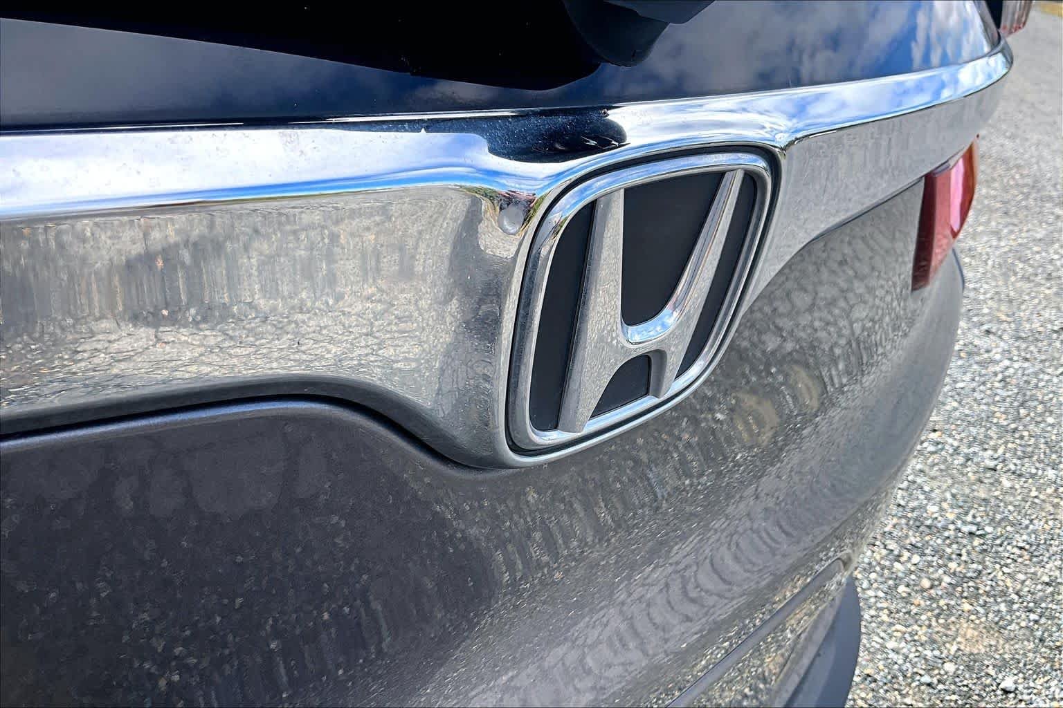 Used 2018 Gunmetal Metallic Honda Touring image 31