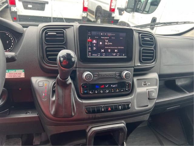 Used 2025 White Ram Base image 3