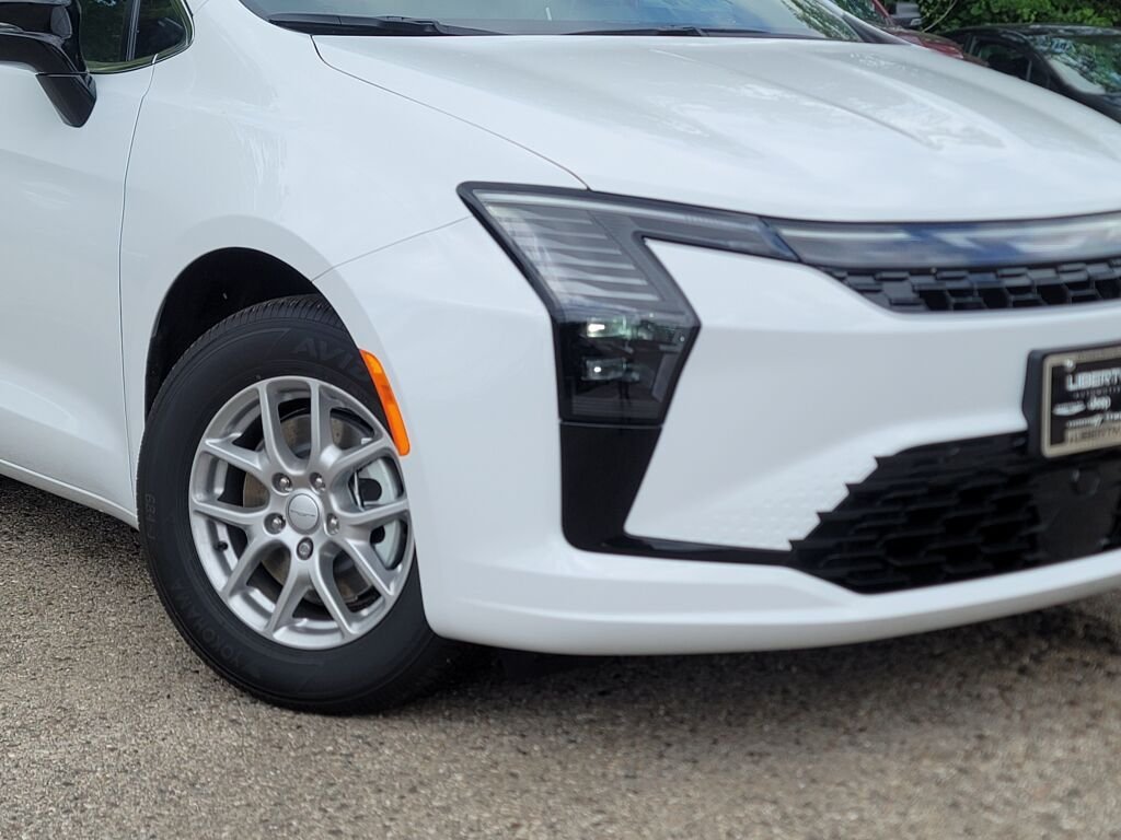 New 2027 Bright White Clear-Coat Exterior Paint Chrysler Select image 3