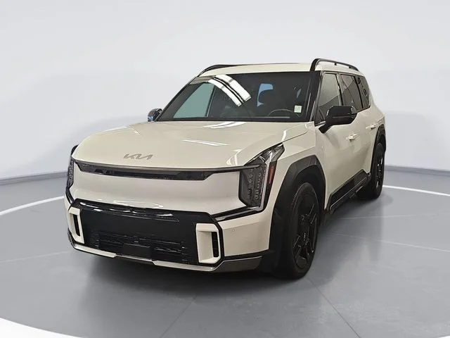 Used 2024 White Kia GT-Line image 7