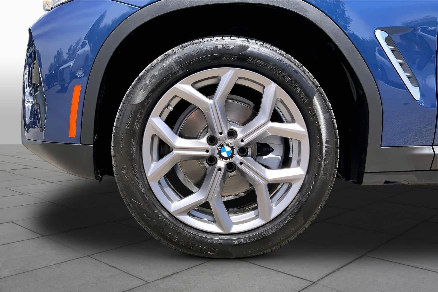 Used 2023 Phytonic Blue Metallic BMW xDrive30i image 10