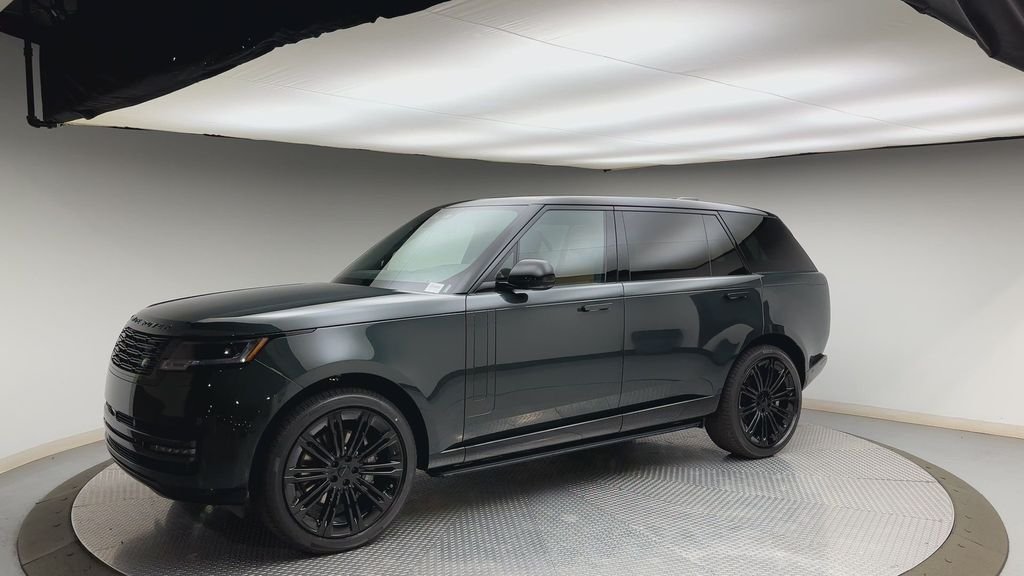 New 2026 Belgravia Green Land Rover SE image 6