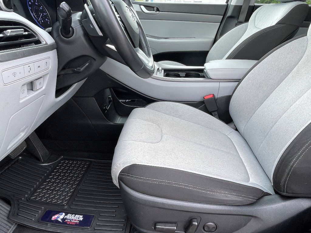Used 2021 Moonlight Cloud Hyundai SEL image 15