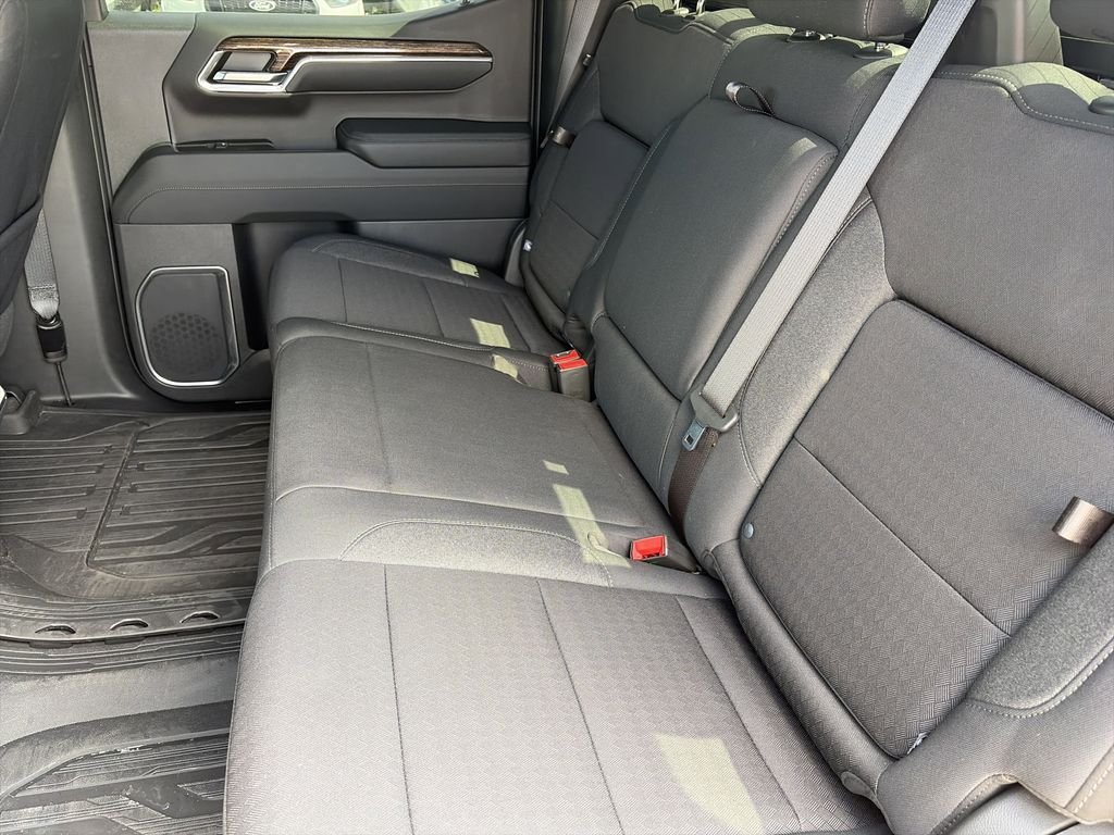 Used 2024 Silver GMC Elevation image 32