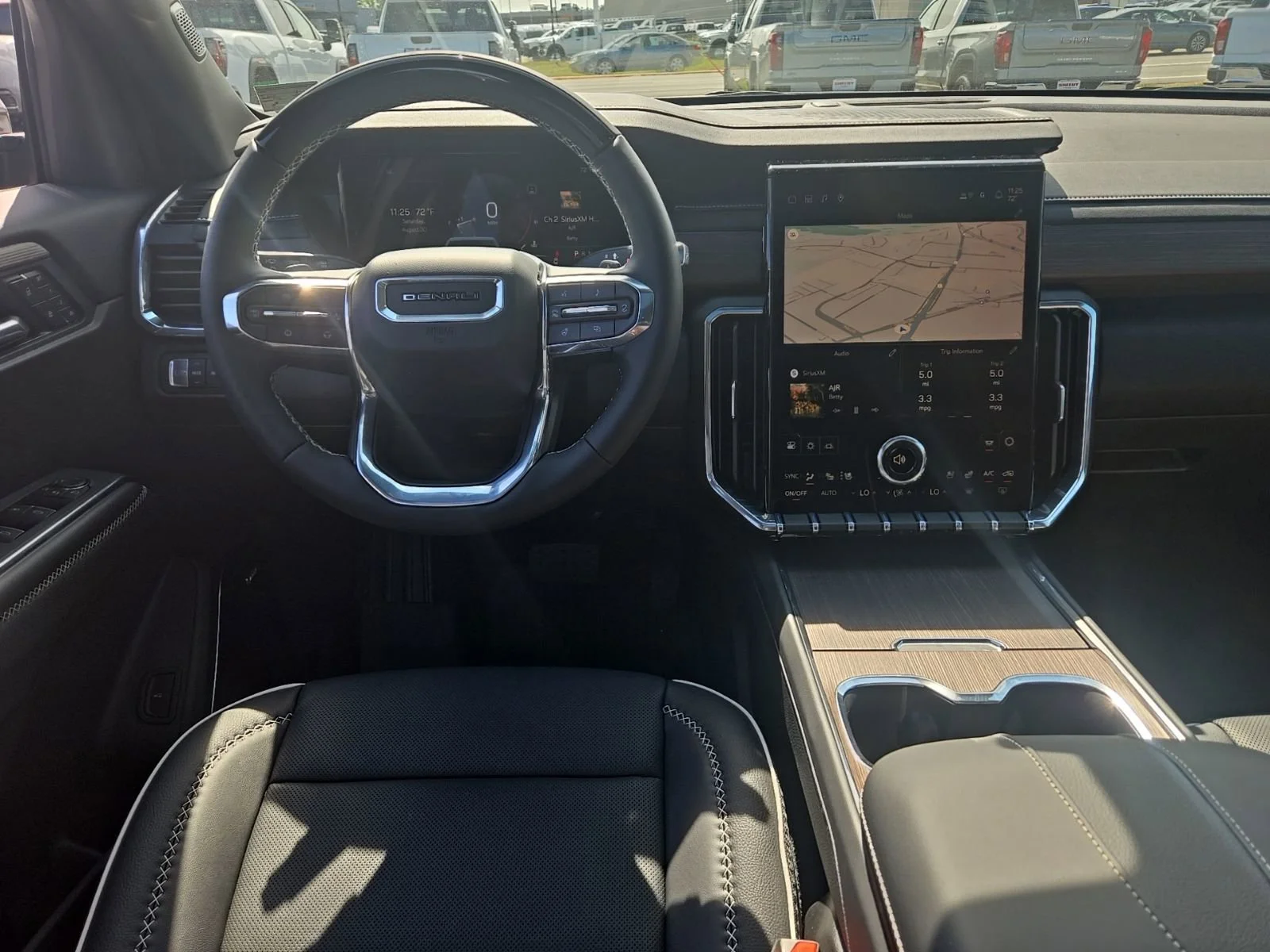 2026 GMC Acadia Denali - Photo 23