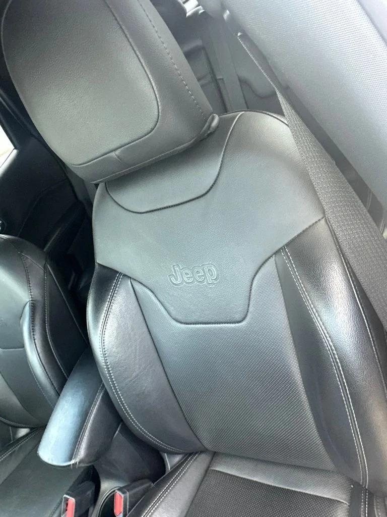 Used 2020 White Jeep Limited image 4