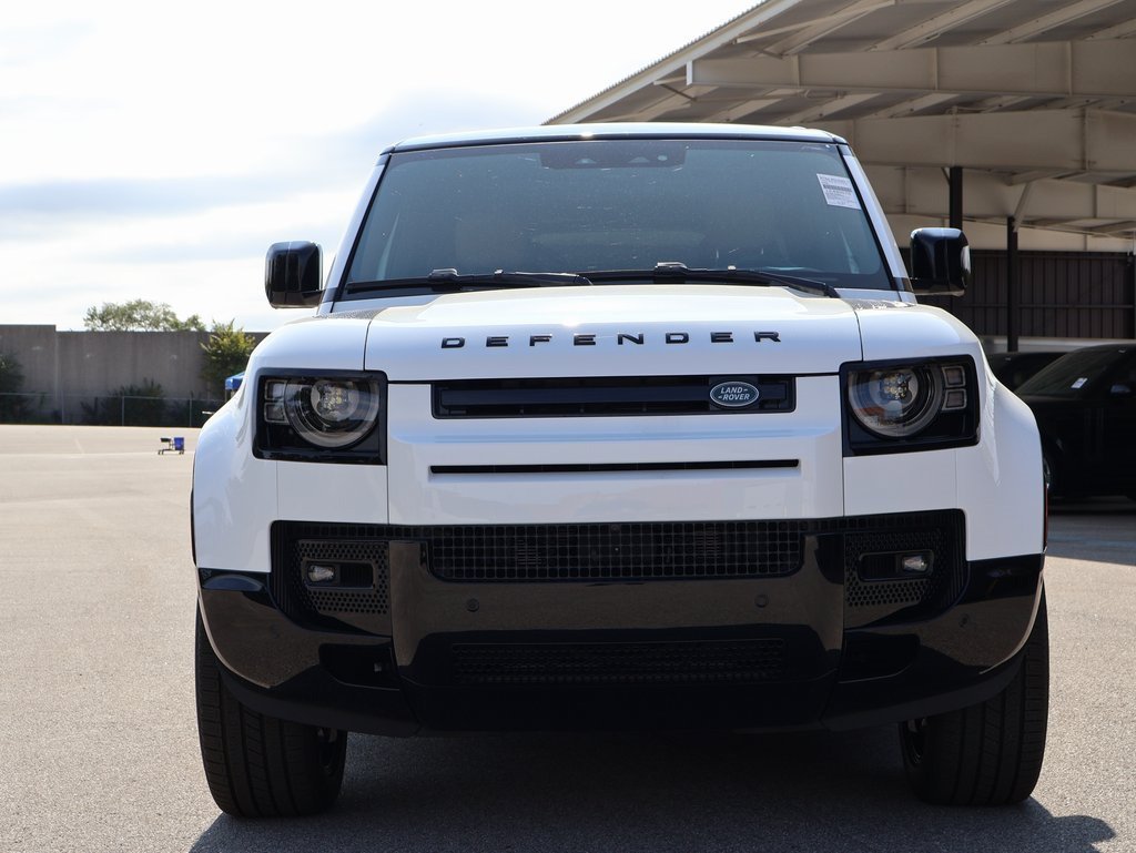 Used 2025 Fuji White Land Rover V8 image 2