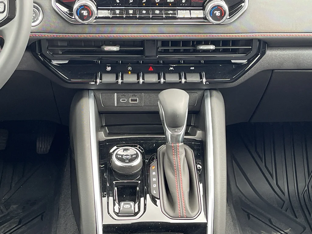 2025 Chevrolet Colorado Z71 - Photo 24
