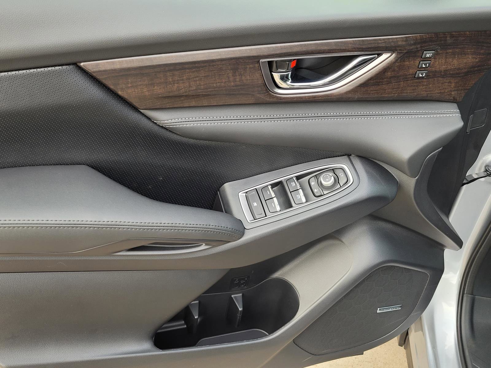 New 2026 ICE SILVER METALLIC Subaru Touring 7-Passenger image 4