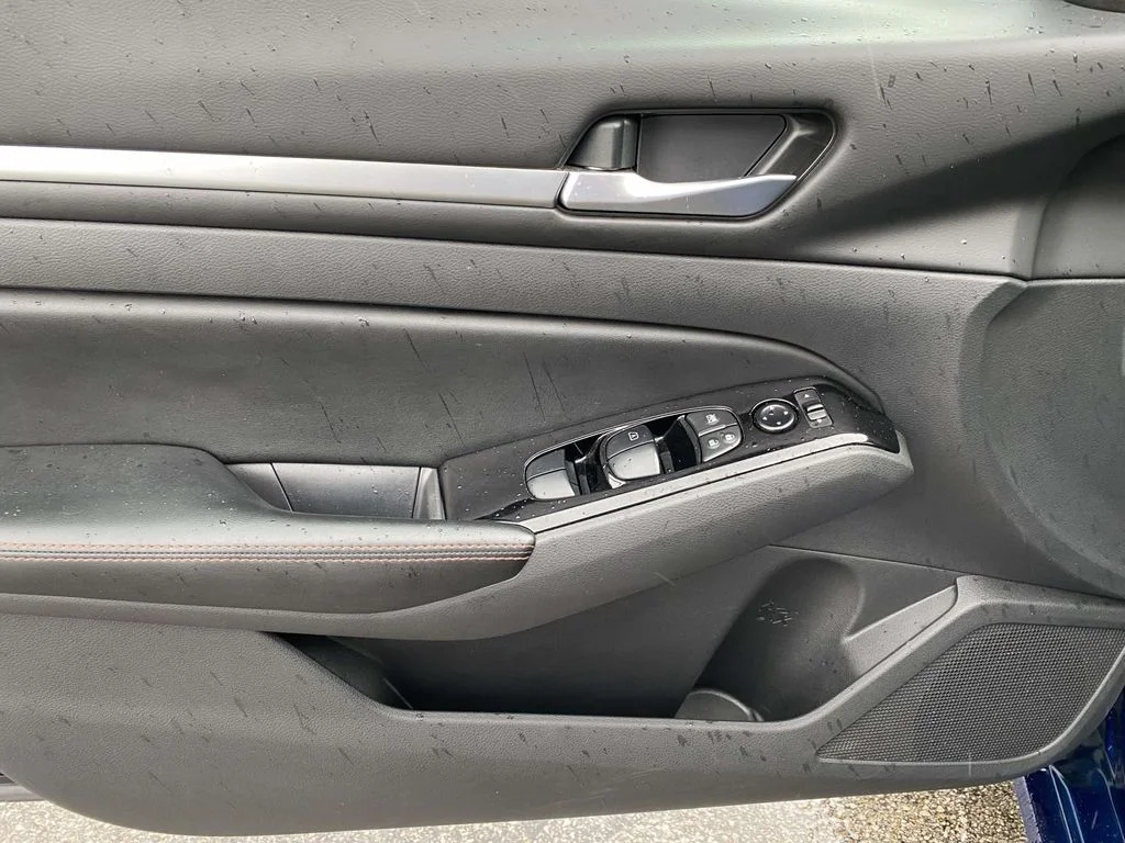 2024 Nissan Altima SR - Photo 19