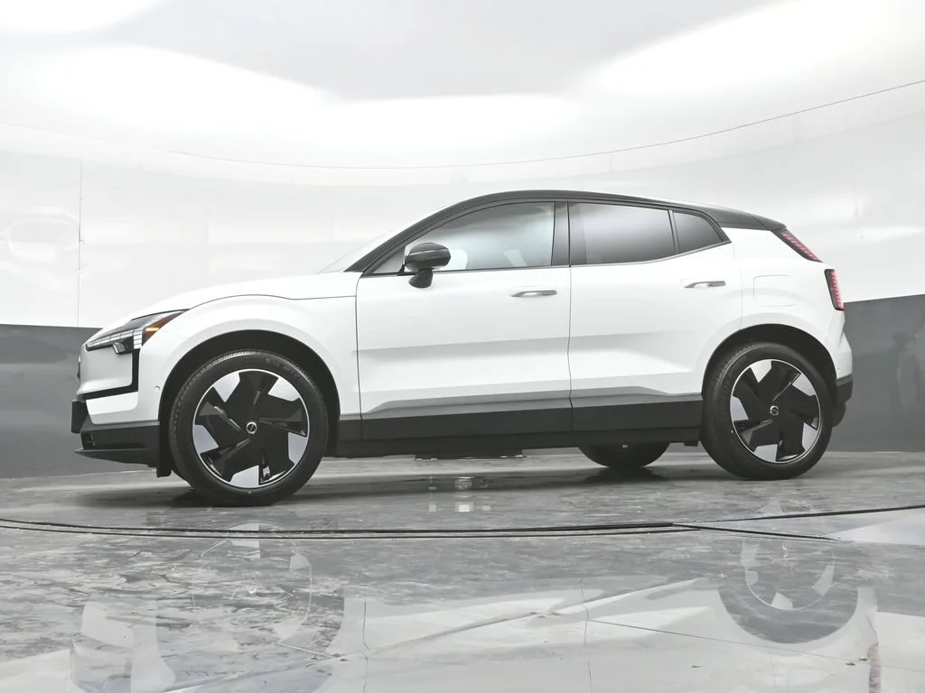 New 2026 Crystal White Volvo Twin Motor Performance Ultra image 40