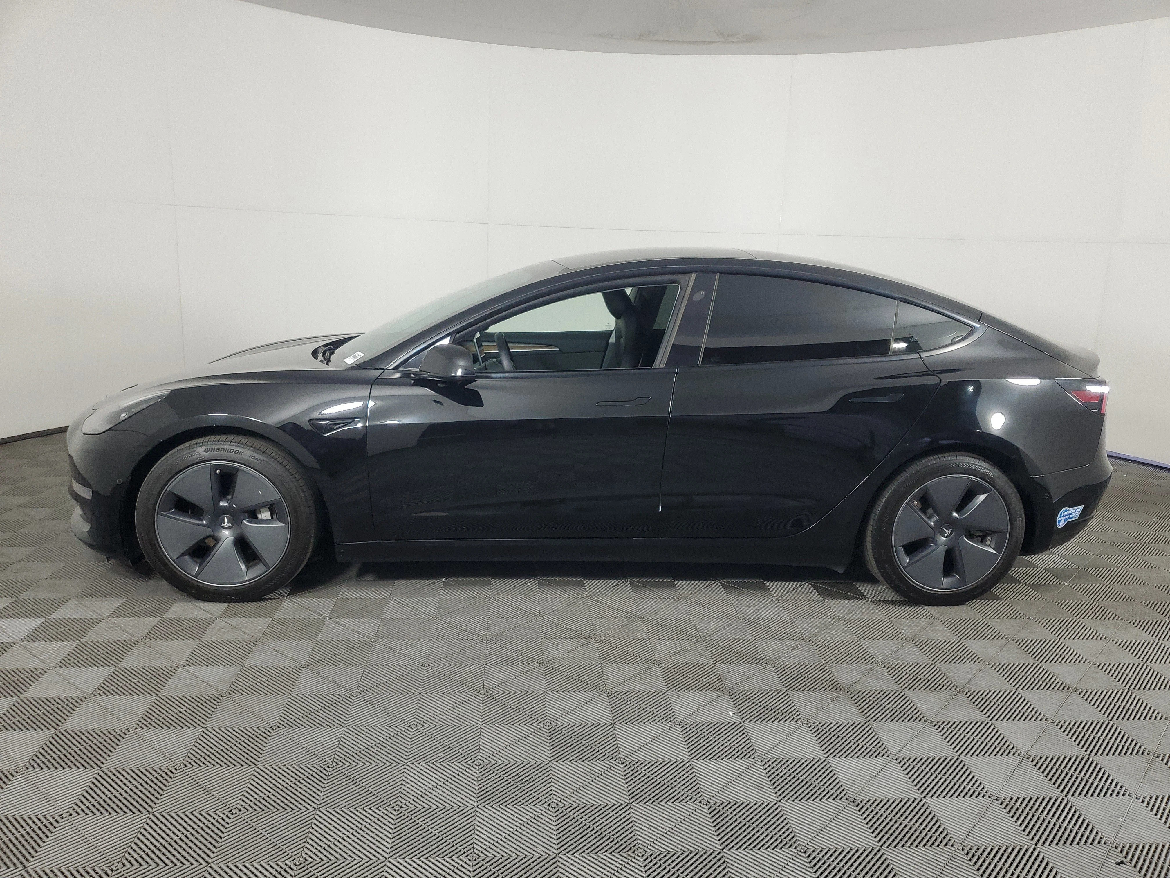 Used 2021 Solid Black Tesla Long Range image 7