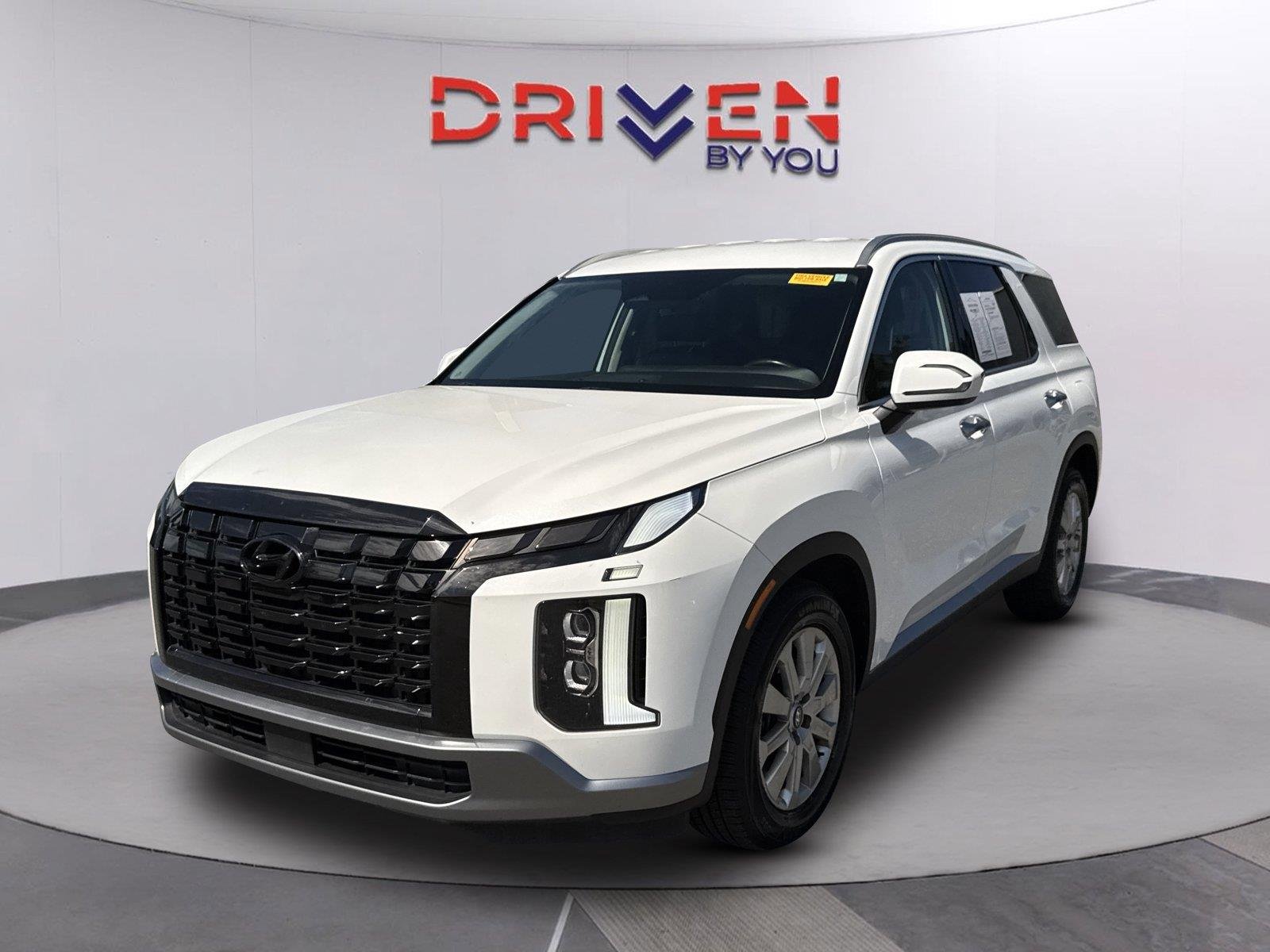 Used 2024 Hyper White Hyundai SEL 7P image 7