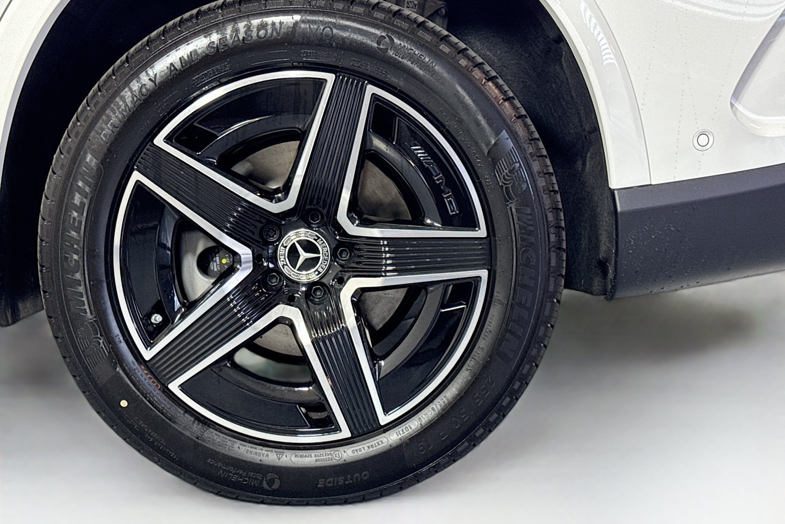 New 2026 Polar White Mercedes-Benz GLC 300 image 29
