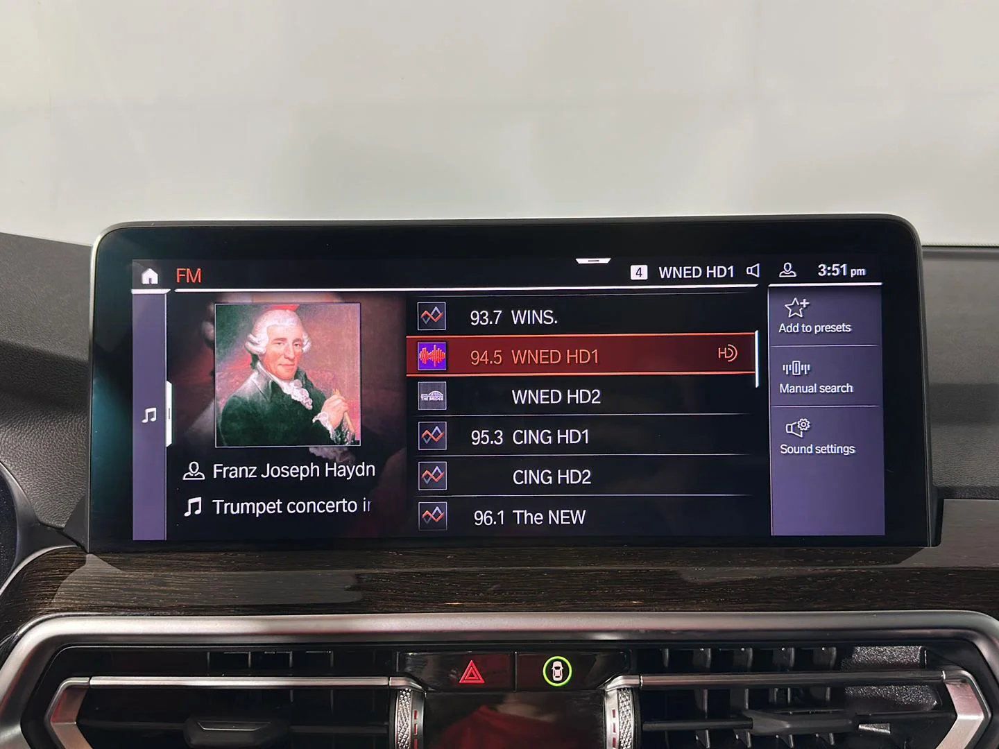 Used 2024 Skyscraper Grey Metallic BMW xDrive30i image 17