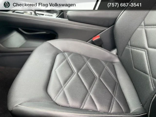 Used 2024 Platinum Gray Metallic Volkswagen 2.0T SE w/Technology image 23