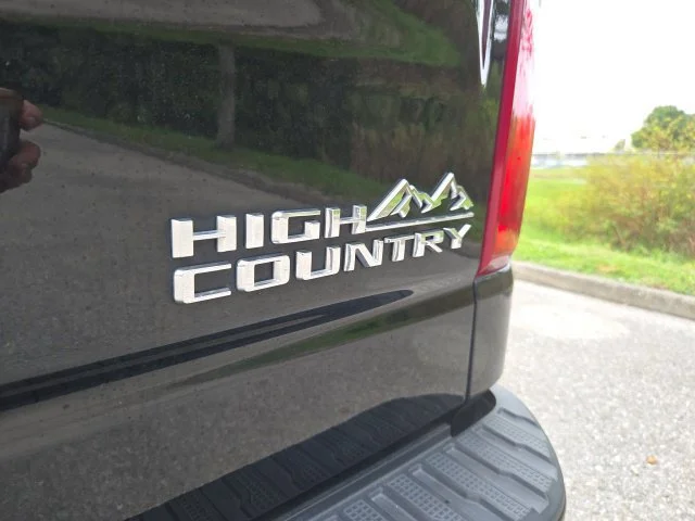 Used 2022 Black Chevrolet High Country image 10