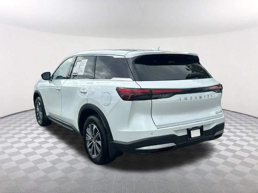 Certified Used 2026 White INFINITI PURE image 7