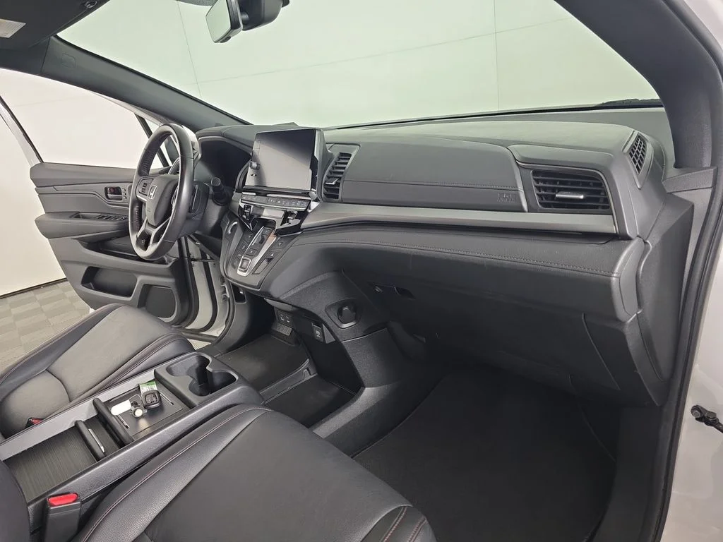 2025 Honda Odyssey Sport L - Photo 20