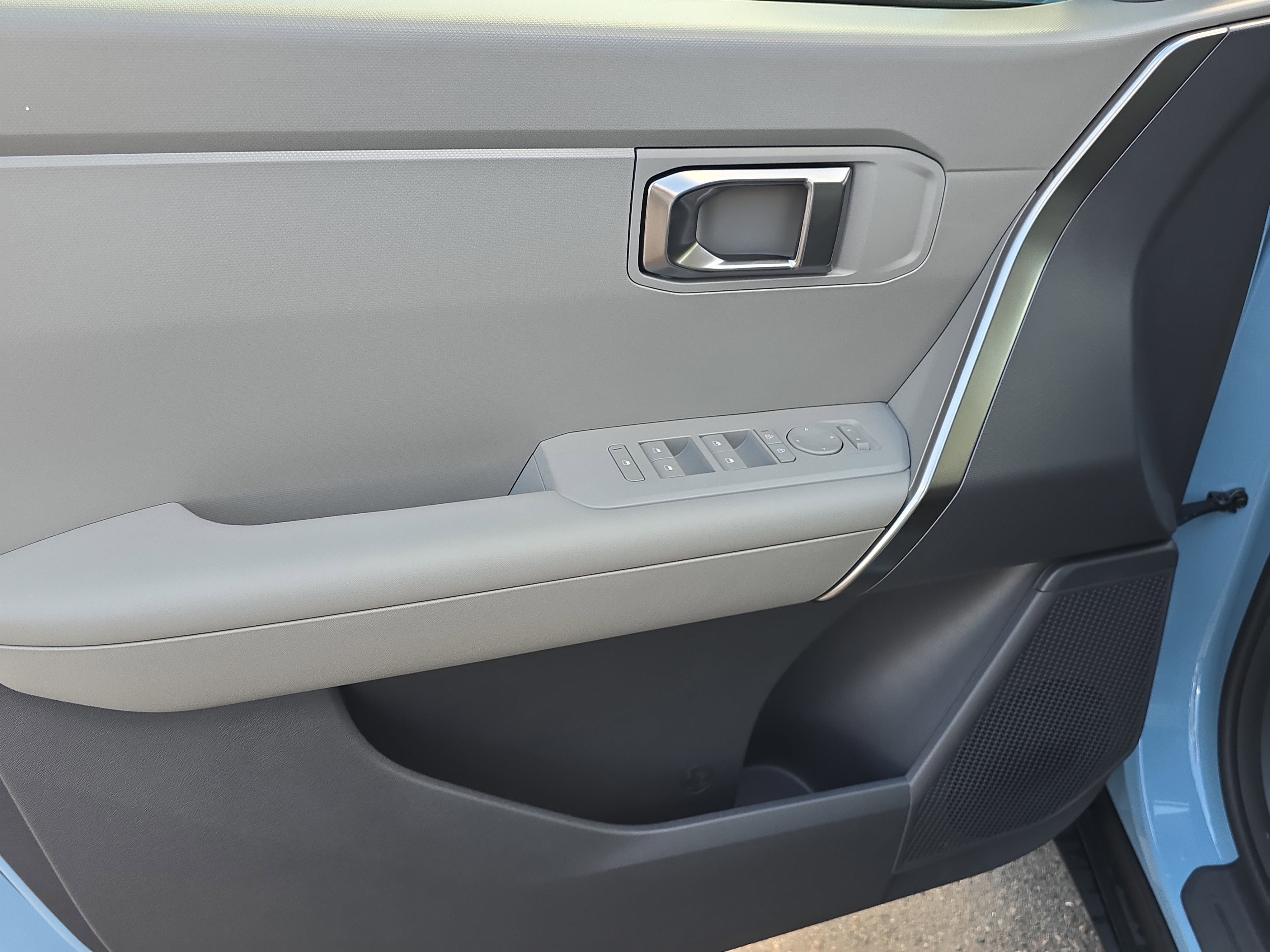 New 2027 Frost Blue / Black Roof Kia S image 17
