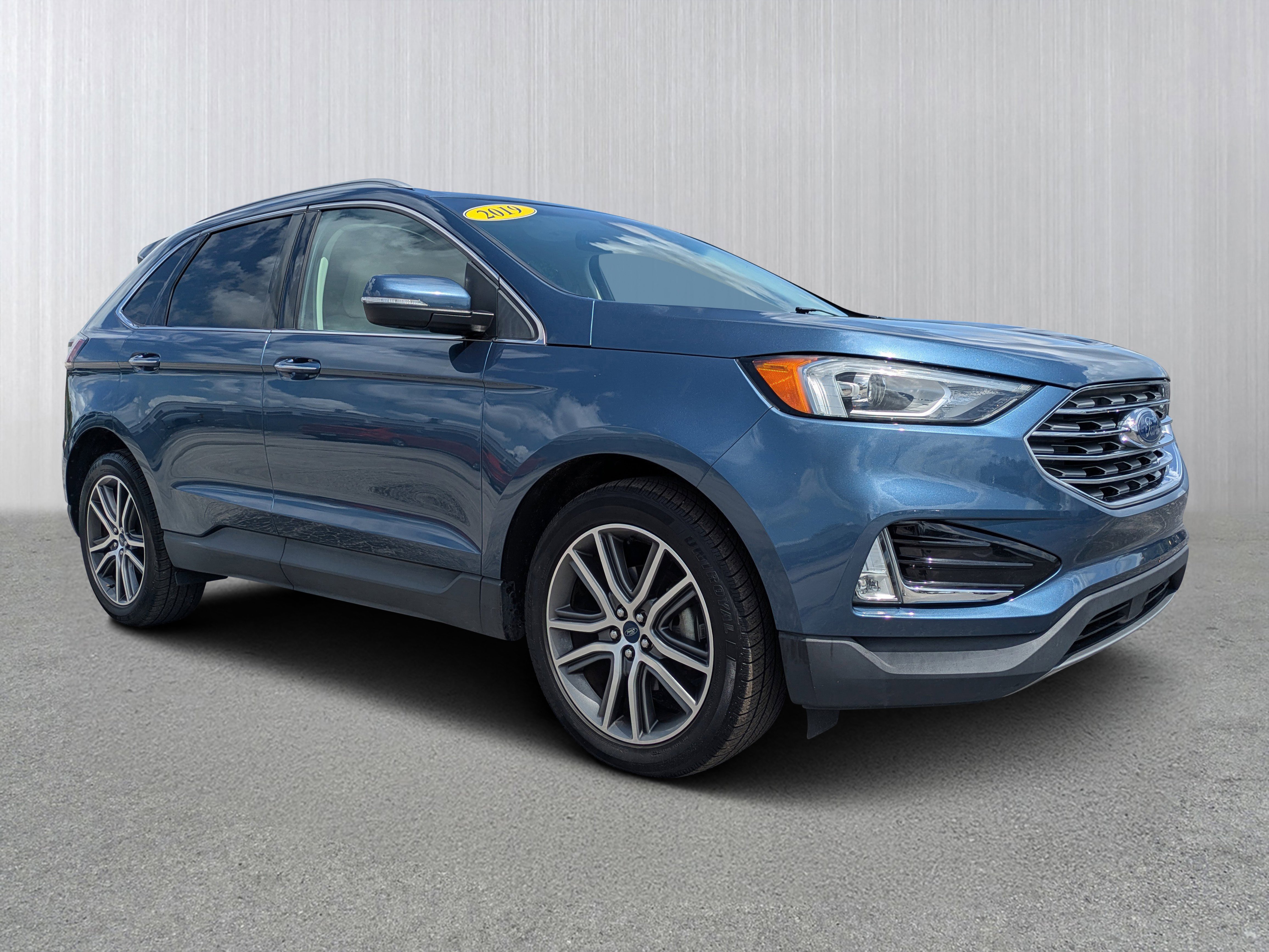 2019 Ford Edge Titanium's photo