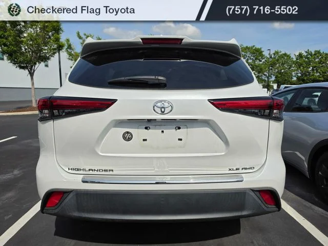 Used 2023 Wind Chill Pearl Toyota XLE image 5
