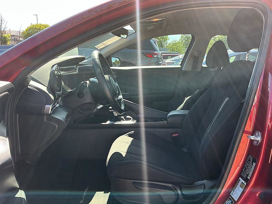 Used 2023 Ultimate Red Hyundai SEL image 12