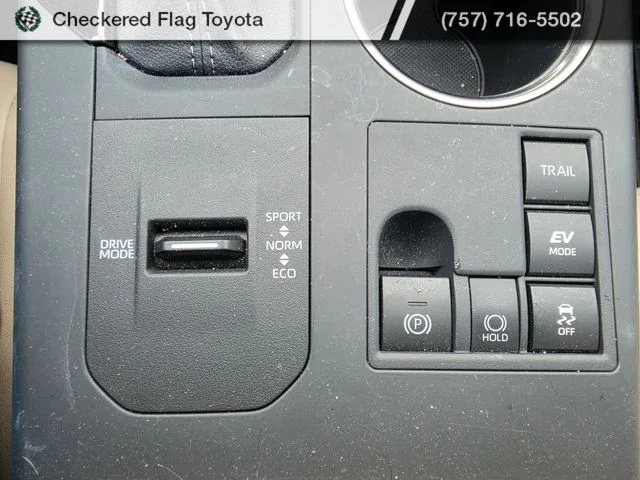 Used 2025 Wind Chill Pearl Toyota XLE image 17