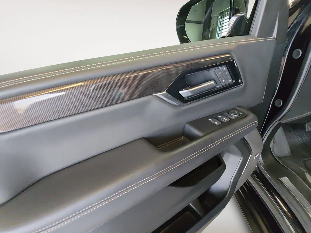 Used 2025 Black GMC Elevation image 10