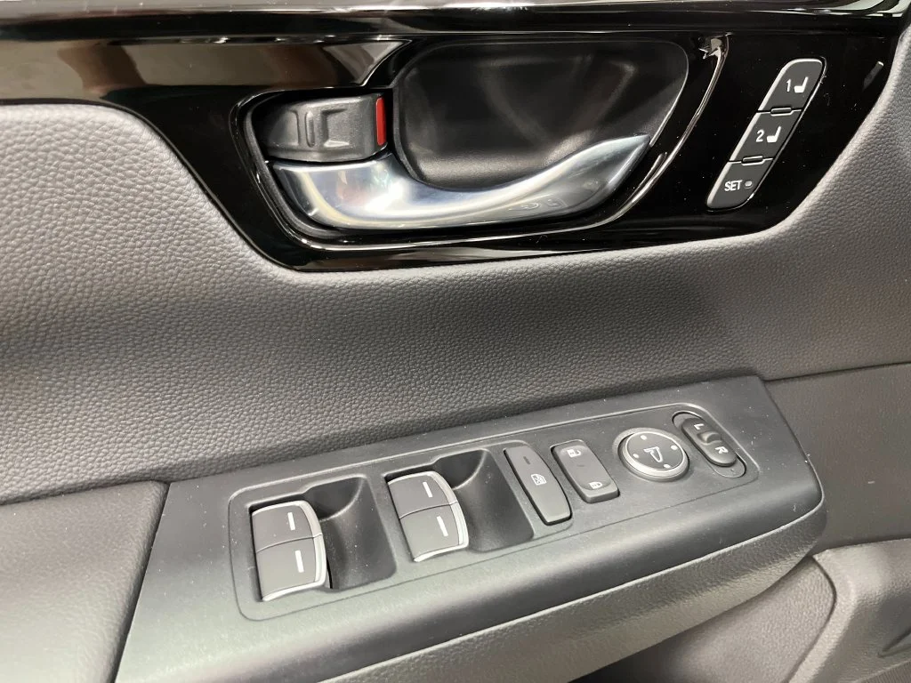 New 2027 Platinum White Pearl Honda EX-L AWD image 14