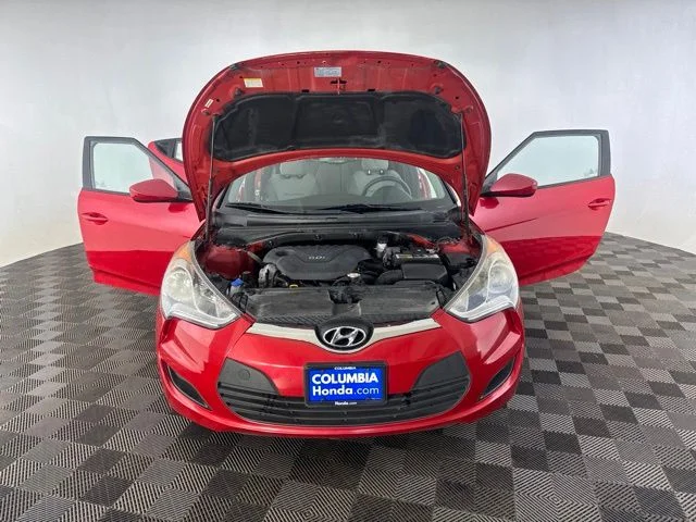 Used 2014 Red Hyundai Base image 14