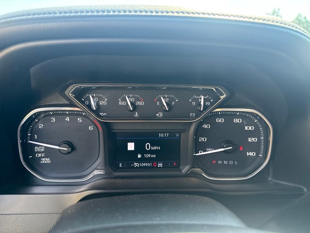 Used 2020 White GMC AT4 image 14