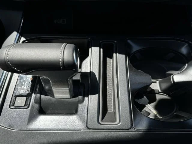 2025 Ford F-150 Lightning Flash - Photo 26