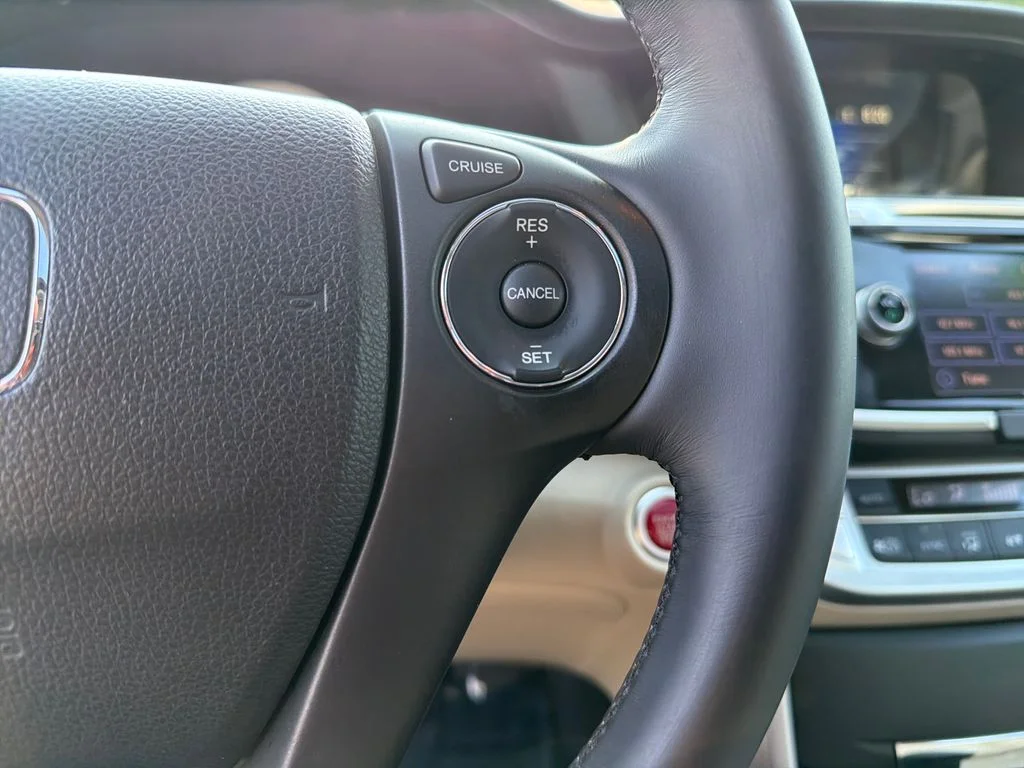 Used 2015 Beige Honda EX-L image 23