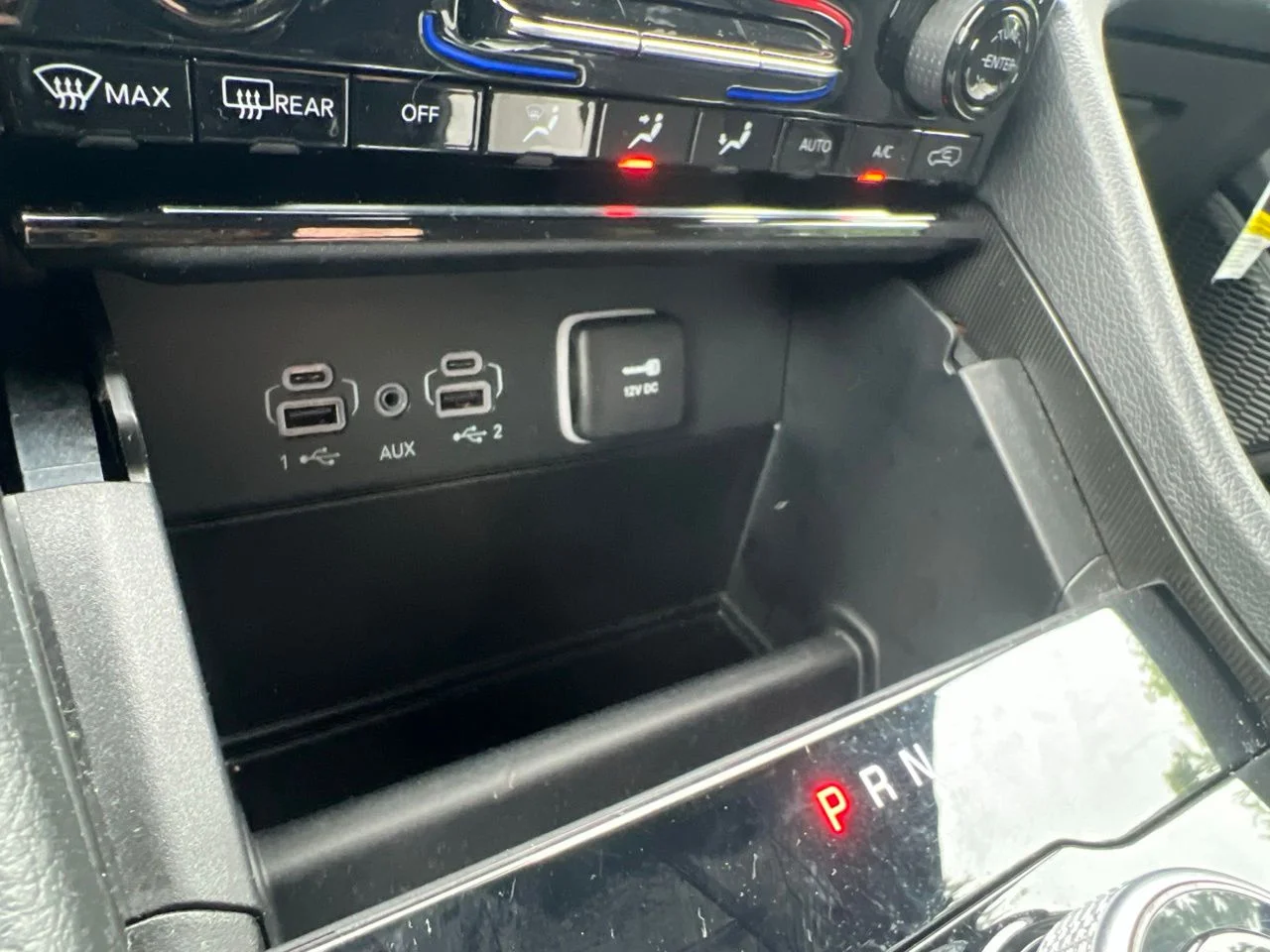 Used 2025 White Jeep Laredo X image 30