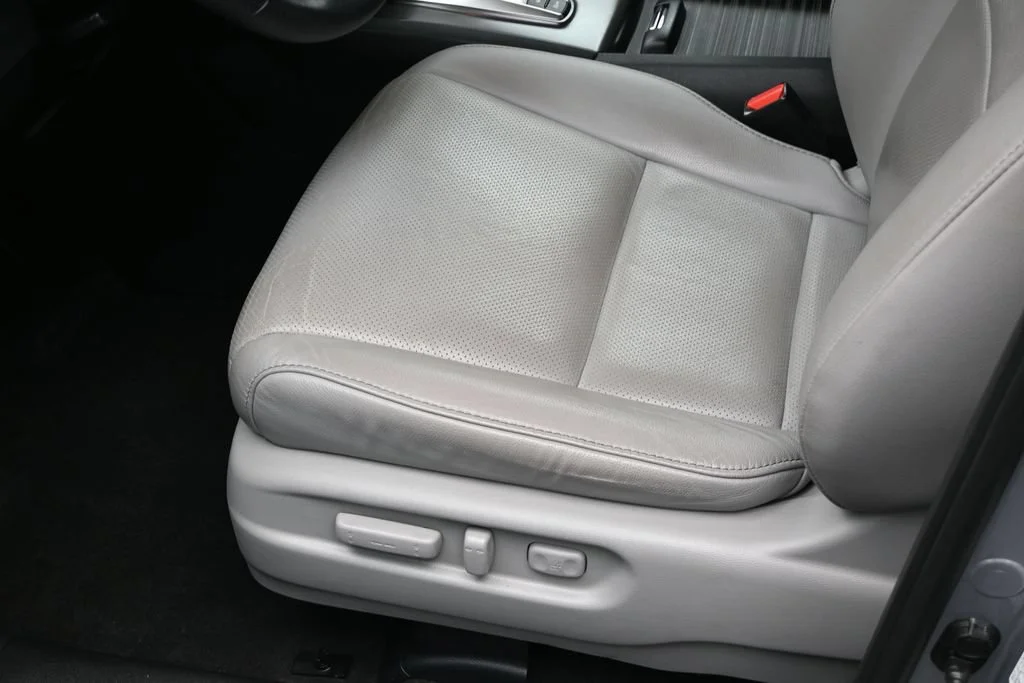 Used 2023 Lunar Silver Metallic Honda EX-L image 13