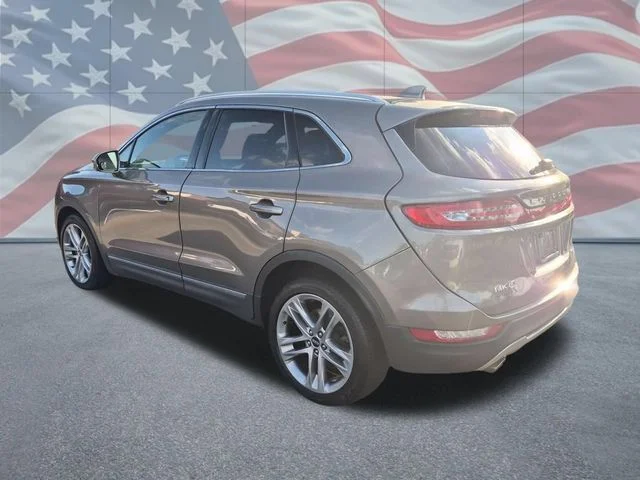 Used 2017 Silver Lincoln Reserve image 5