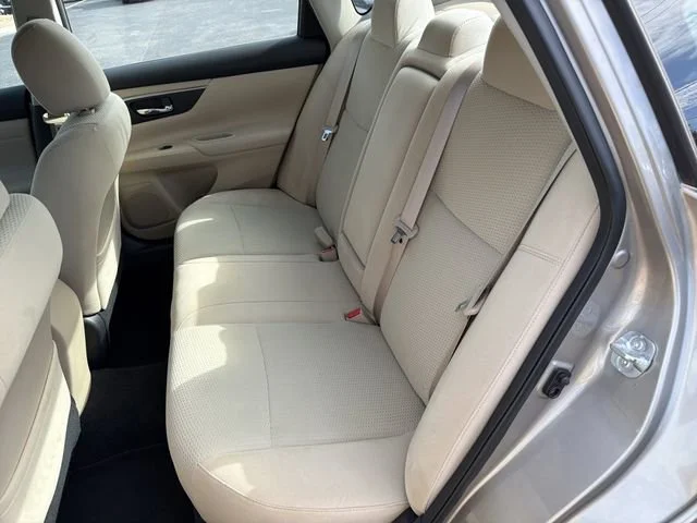 Used 2015  Nissan 2.5 SV image 16