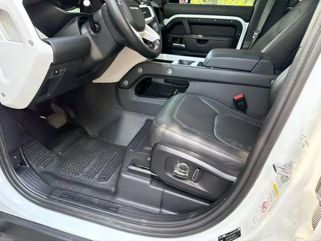 Used 2025 White Land Rover 130 P300 S image 9