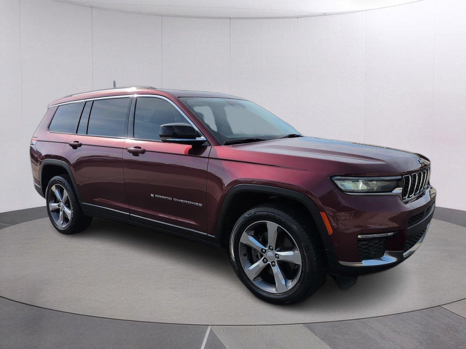 Used 2021 Velvet Red Pearlcoat Jeep Limited image 9