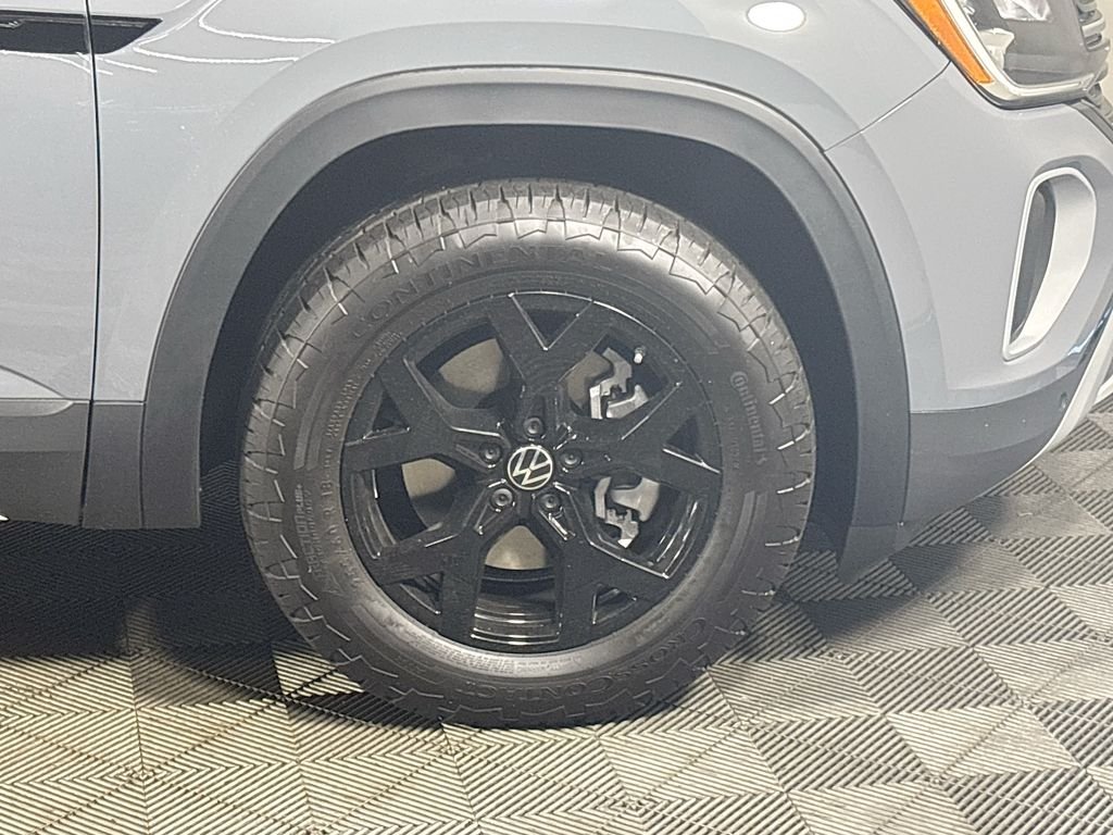 New 2026 Pure Gray Volkswagen Peak Edition image 24