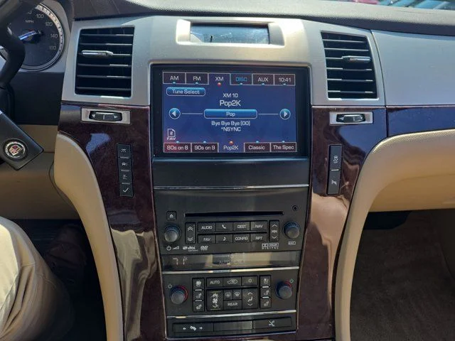 Used 2014 White Cadillac Premium image 14
